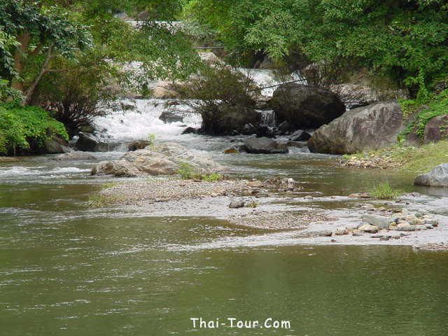 Sila Phet Waterfall, Nan