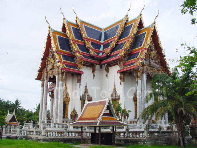 Wat Chula Manee, Samutsongkram