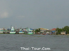 Tha Chalom fishing village