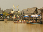 ตลาดน้ำ 4 ภาค - พัทยา - Floating Market Pattaya