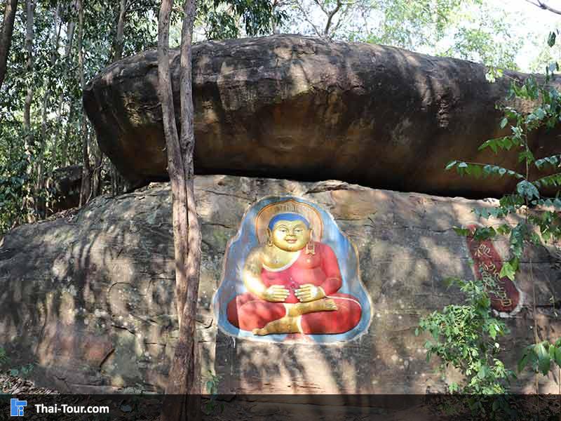 ภาพพระพุทธรูปบนก้อนหิน