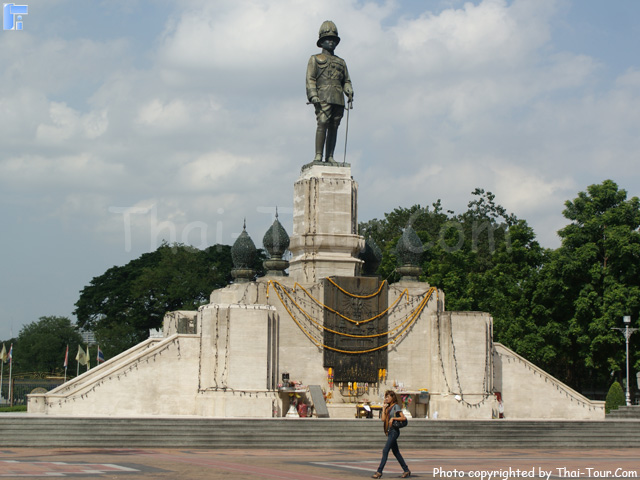 Lumpini Park and Monument King Rama 6, Bangkok