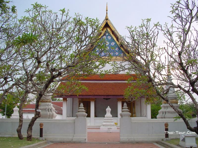 Wat Amphawan Chetiyaram, Samutsongkram