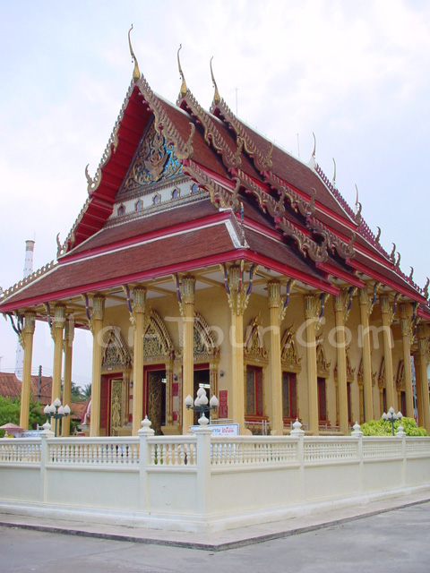 Wat Charoen Sukharam Worawihan, Samutsongkram