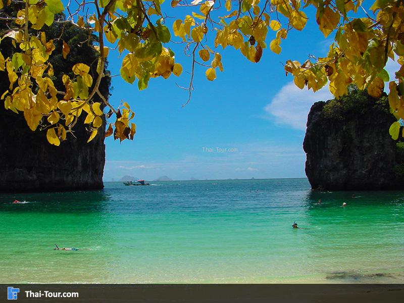 หน้าหาดเกาะห้อง