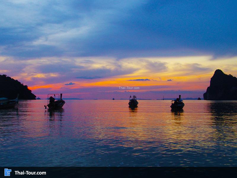 อาทิตย์ตก อ่าวโละดาลัม