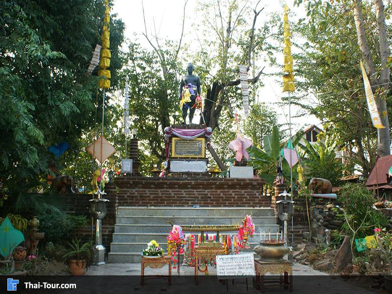 อนุสาวรีย์พ่อขุนบางกลางท่าว