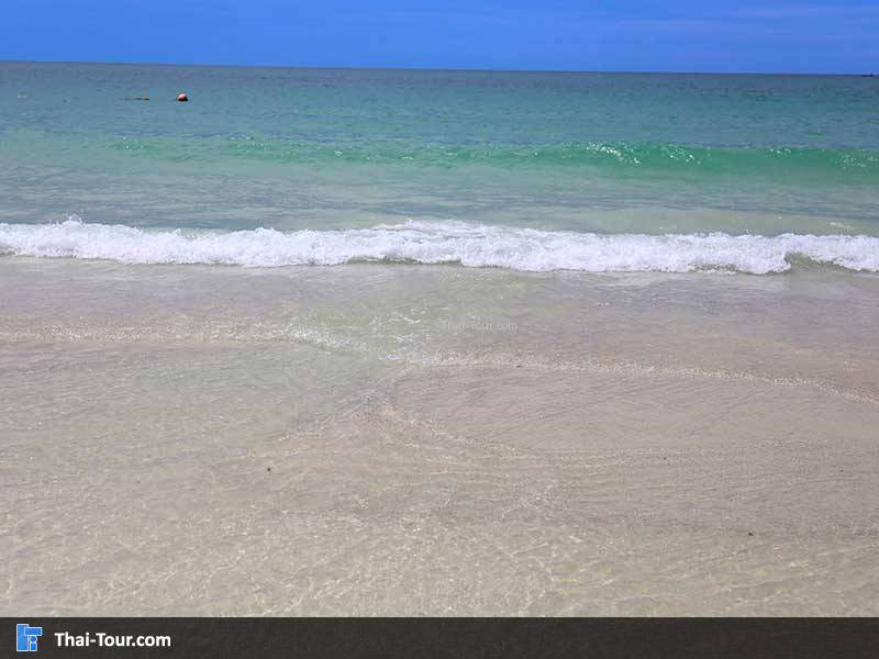 น้ำทะเลใสๆ หาดทรายแก้ว