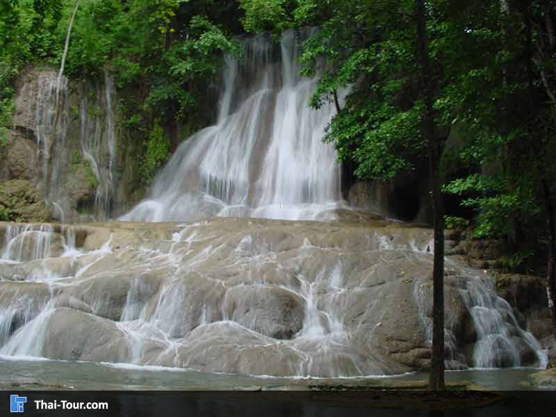 น้ำตกไทรโยคน้อย