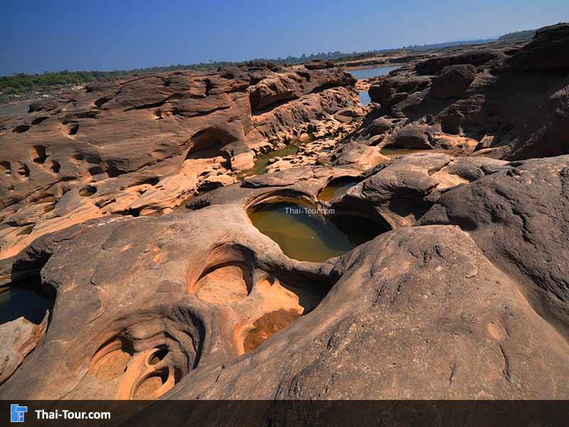 สามพันโบก