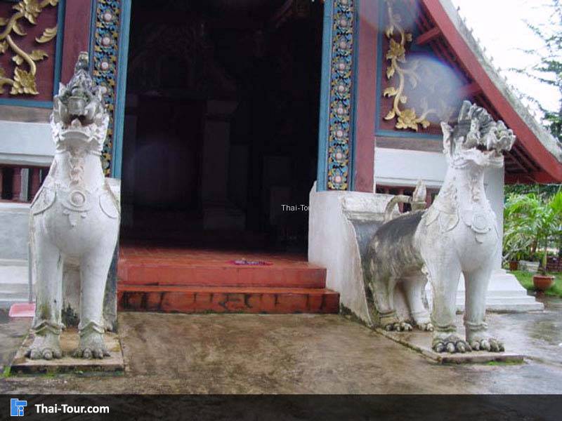 ทางเข้าโบสถ์