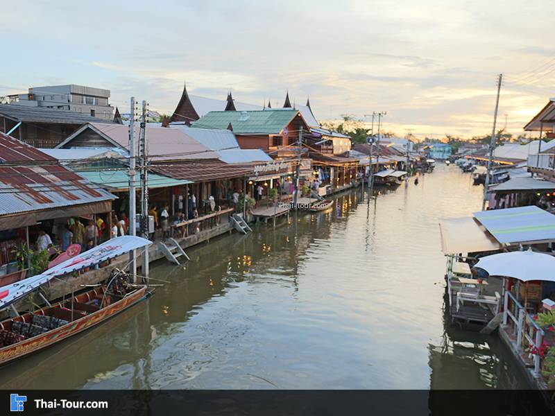 ตลาดน้ำอัมพวา