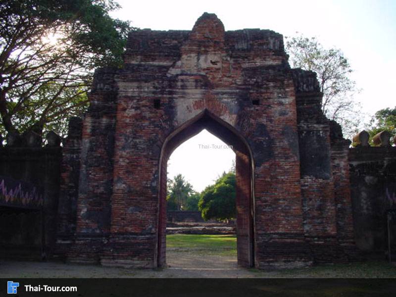 พระที่นั่งสุทธาสวรรค์ (ถ่ายจากโรงช้างโรงม้า) 