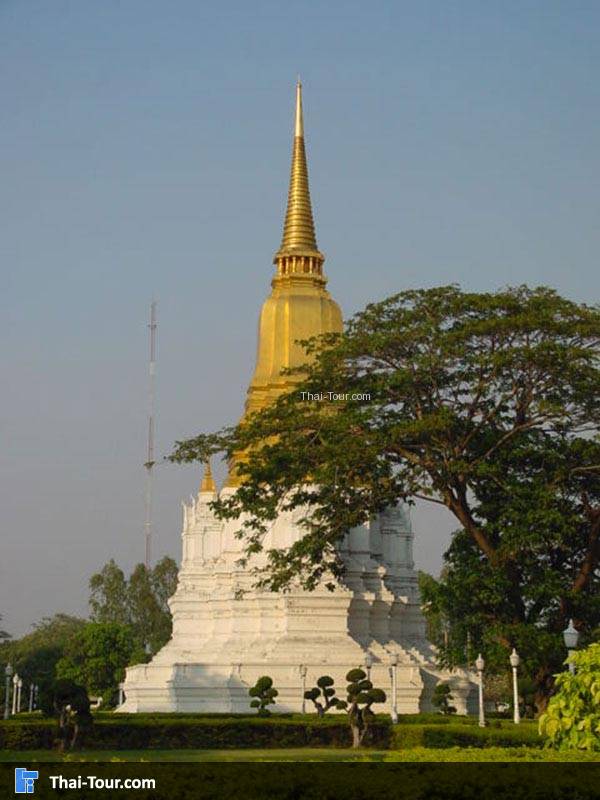 เจดีย์ (ทิศตะวันออก)