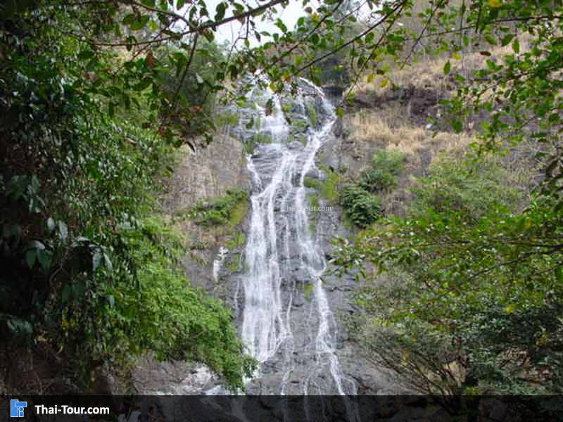 น้ำตกสาริกา