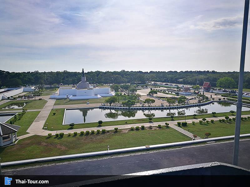 บรรยากาศโดยรอบ ป้อมพระจุลจอมเกล้า ถ่ายจาก พิพิธภัณฑ์เรือรบแม่กลอง