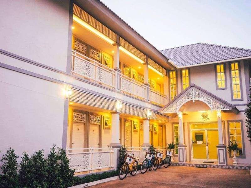 พรหมพร บูทีค โฮเต็ล