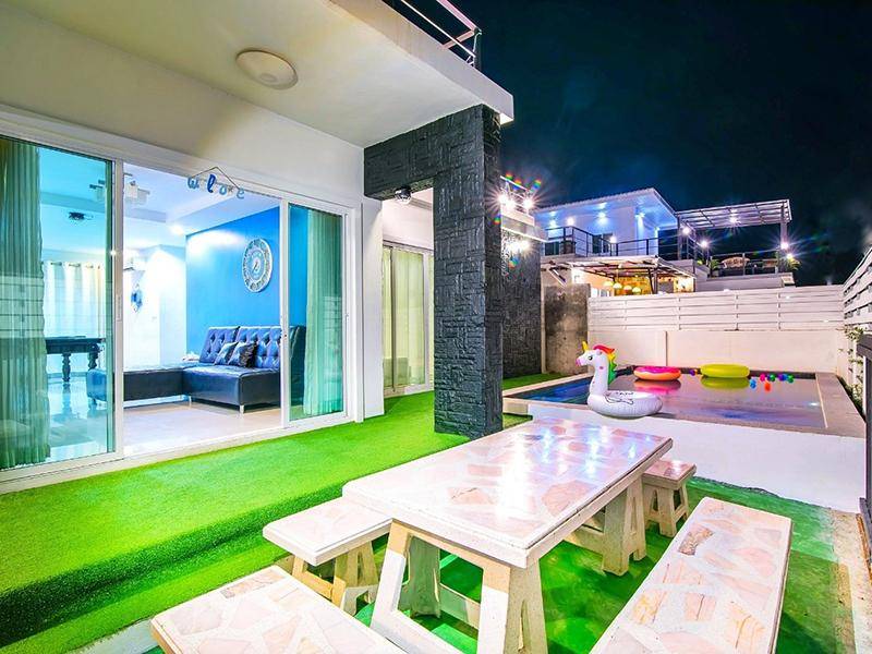 ห้องนั่งเล่น โอเชี่ยน พูลวิลล่า หัวหิน