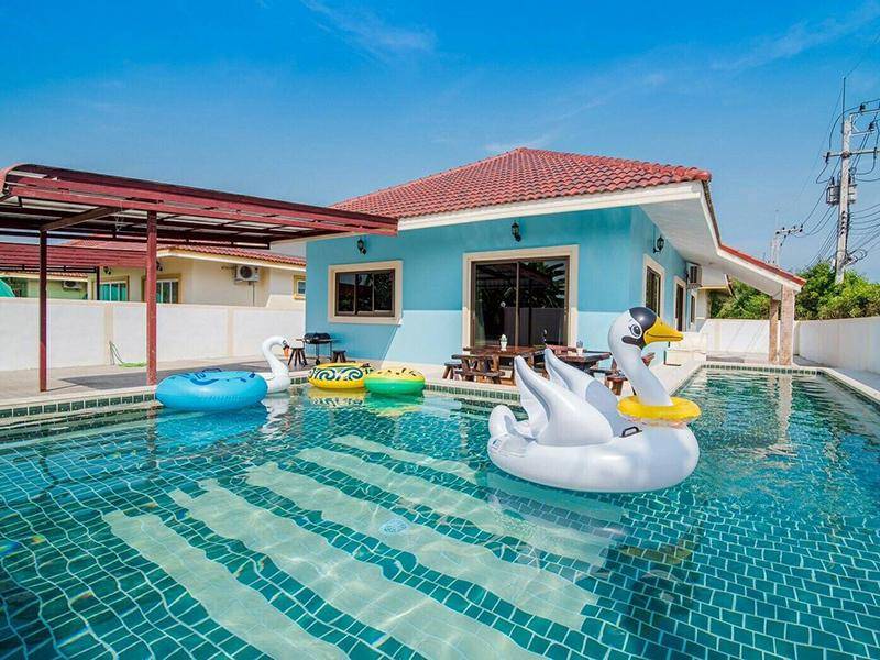 สุขสบายพลูวิลล่า