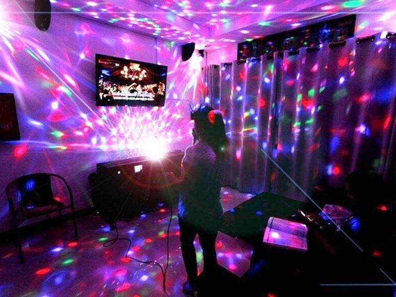 ห้องนั่งเล่น บ้าน ของเรา