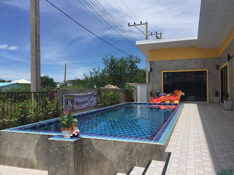 บ้านน้ำตาล พูล วิลล่า หัวหิน