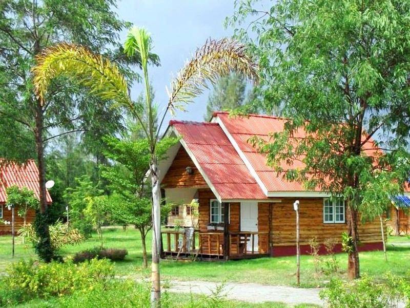 โกลต์เด้นวิว รีสอร์ท