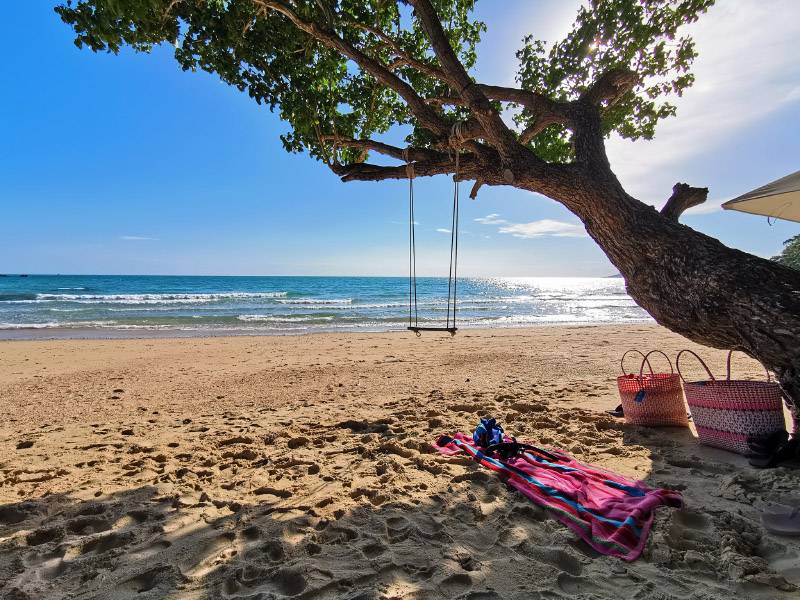 อ่าวพร้าว รีสอร์ท