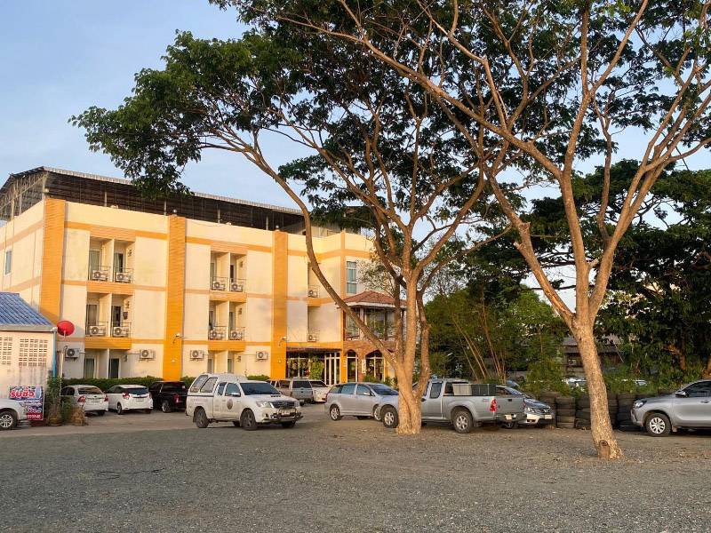 ไพลิน เพลส เพชรบูรณ์