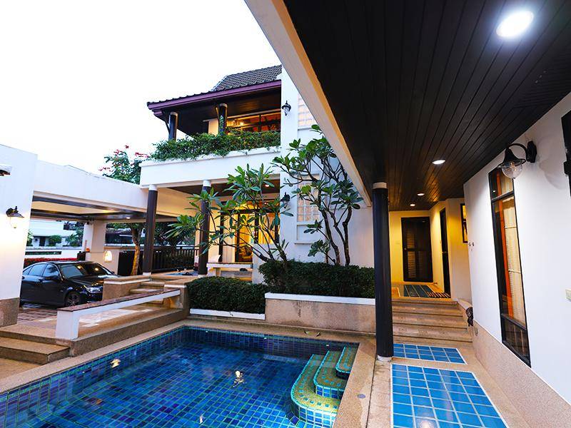 รมิดา พูล วิลล่า