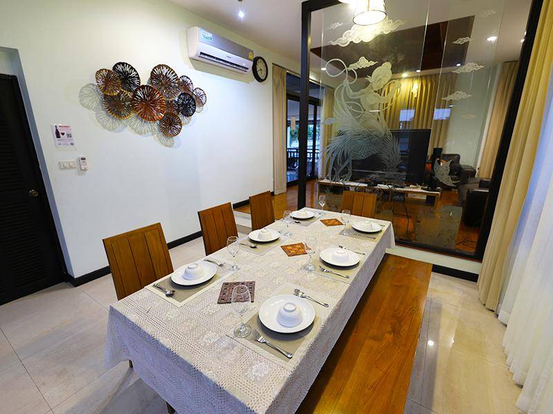 ห้องนั่งเล่น รมิดา พูล วิลล่า