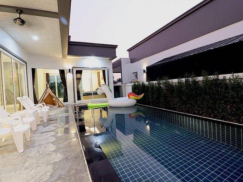 บ้านกอหญ้า พูลวิลล่า