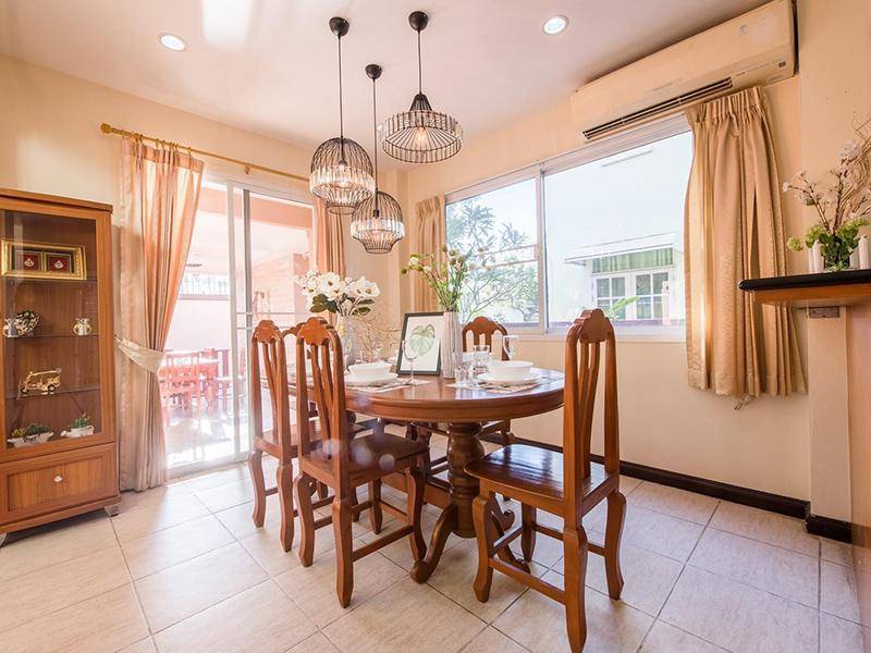 ห้องนั่งเล่นในบ้าน จอมเทียน ซัมเมอร์ไทม์ วิลล่า บี