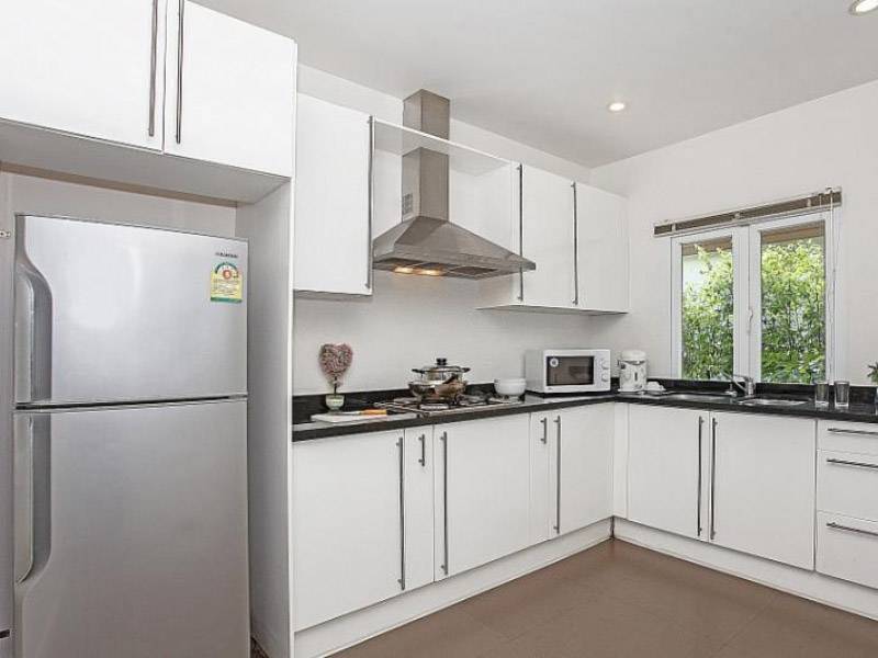 ห้องครัวใน รสวรรณ พูลวิลล่า 3 ห้องนอน