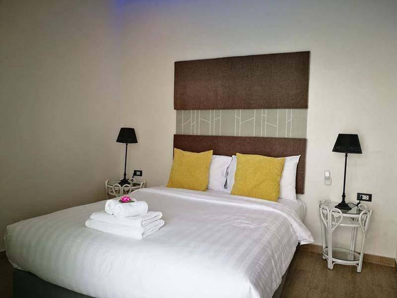 บรรยากาศห้องพัก ทรอปิคานา พูลวิลล่า พัทยา