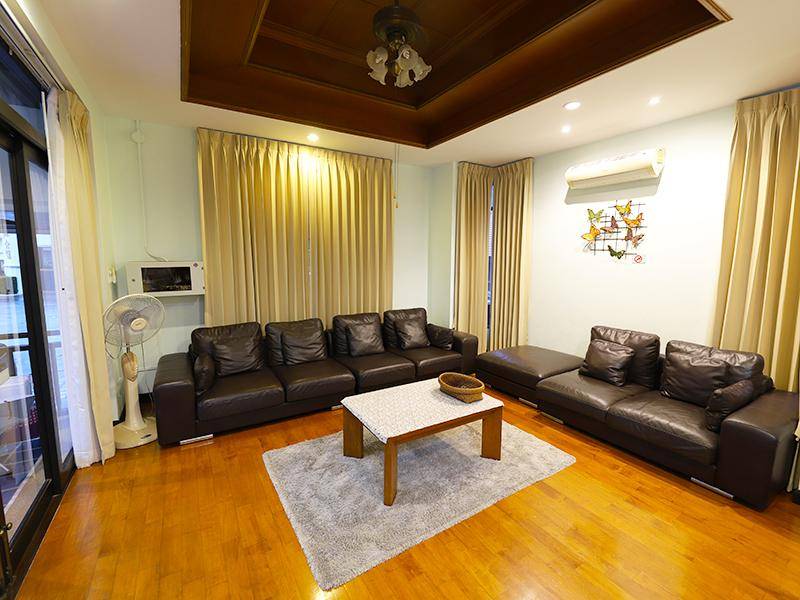 ห้องนั่งเล่น รมิดา พูล วิลล่า