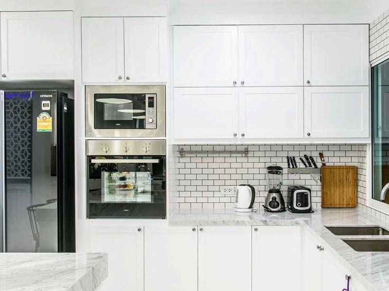 ห้องครัวใน จูบิลี่ พูล วิลล่า พัทยา บี