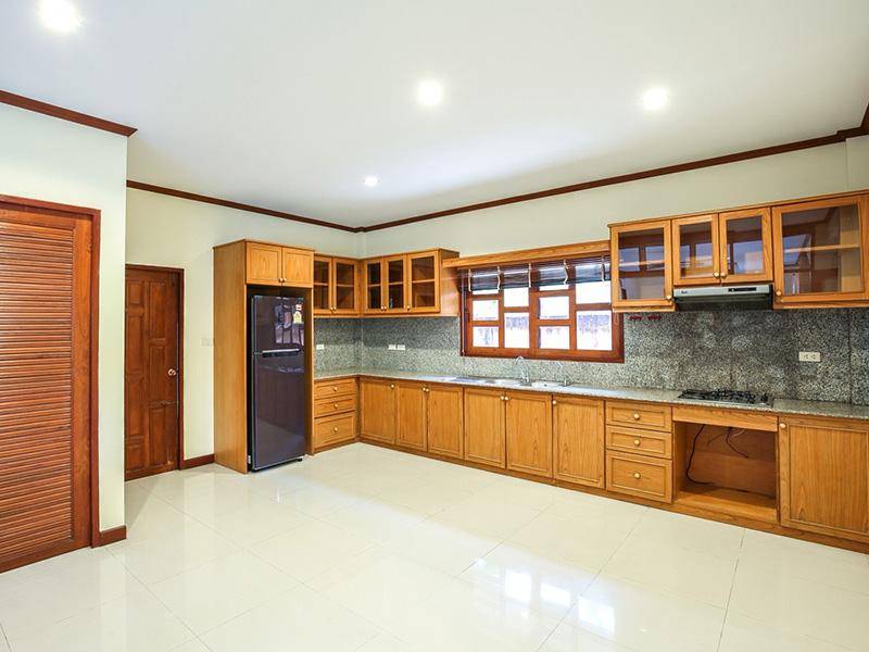 ห้องครัวใน วีรา พูล วิลล่า