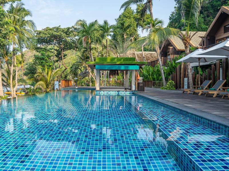 อ่าวพร้าวรีสอร์ท