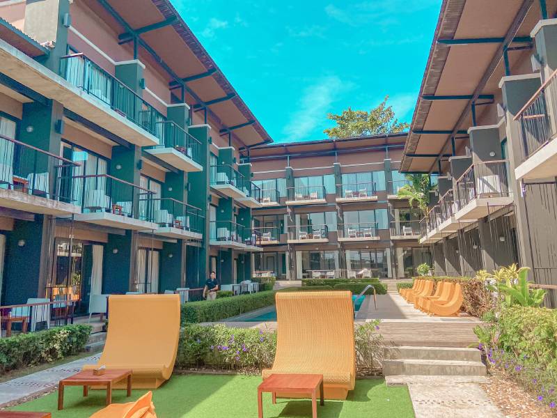 ลาลูน บีช รีสอร์ท