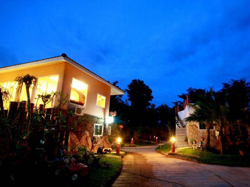 ปั้นแต่ง รีสอร์ท