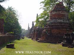 รั้วทางเข้าวัด