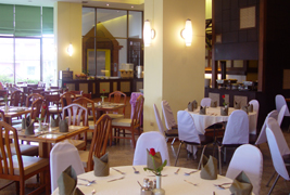 FOOD & BEVERAGE OUTLETS