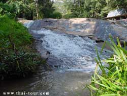 น้ำตกชั้นที่ 1