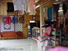 ร้านค้าจำหน่ายผ้าลายน้ำไหล, ศิลปชาวเขา