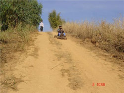 สนุกกับการผจญภัย "รถม้งลงดอย"