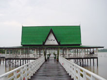 ศาลาที่ บึงสีไฟ