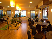 ห้องสัมนาและห้องจัดเลี้ยง