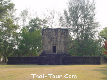 ปราสาทหินบ้านพลวง