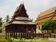 หอไตรกลางน้ำ วัดทุ่งศรีเมือง