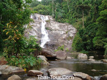 น้ำตกกะโรม